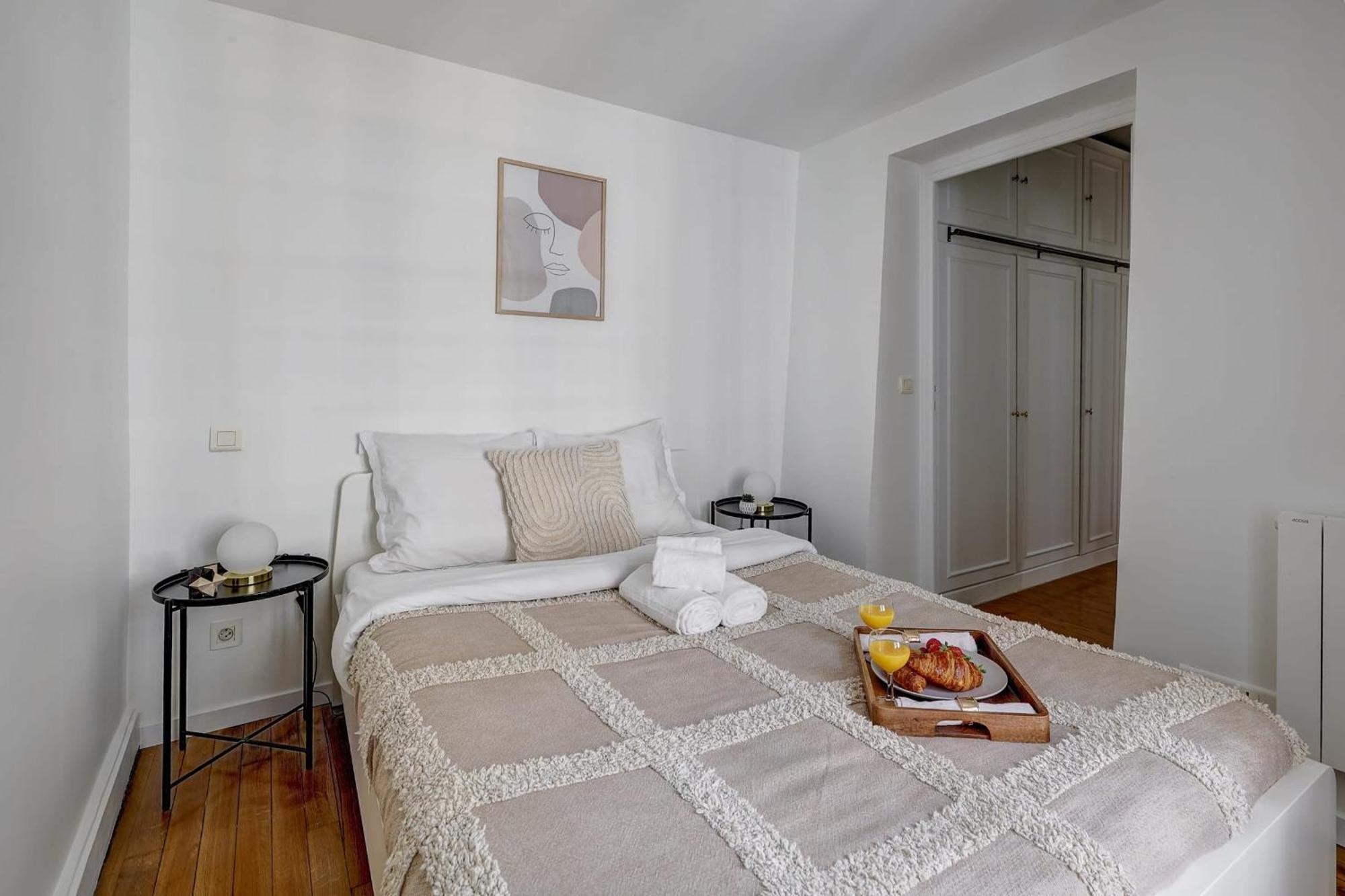 Champs-Elysees - 2Br With Balcony - Cityapartmentstay Париж Экстерьер фото