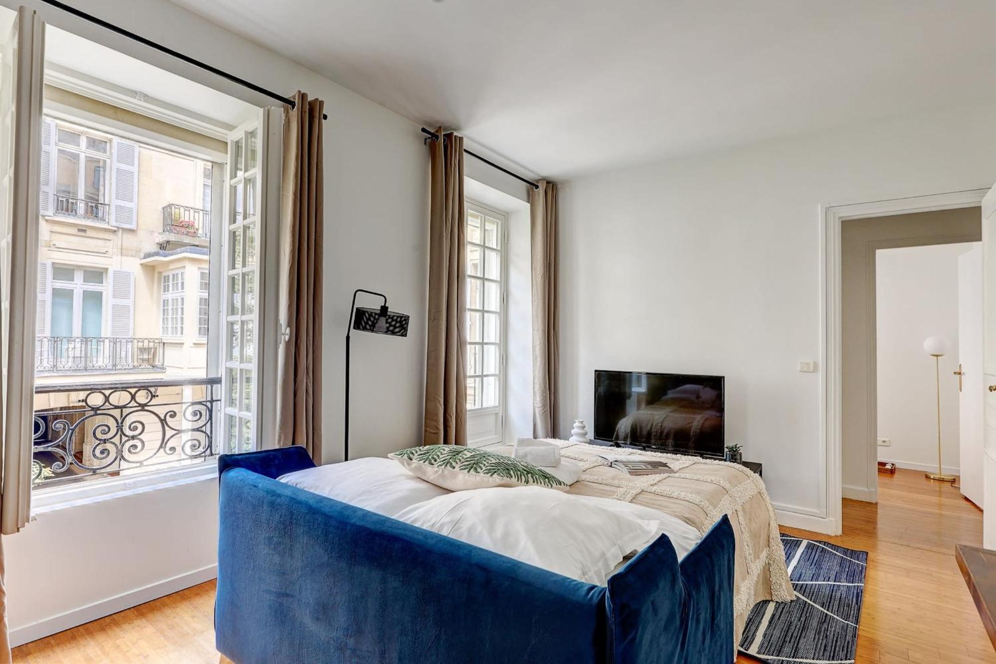 Champs-Elysees - 2Br With Balcony - Cityapartmentstay Париж Экстерьер фото
