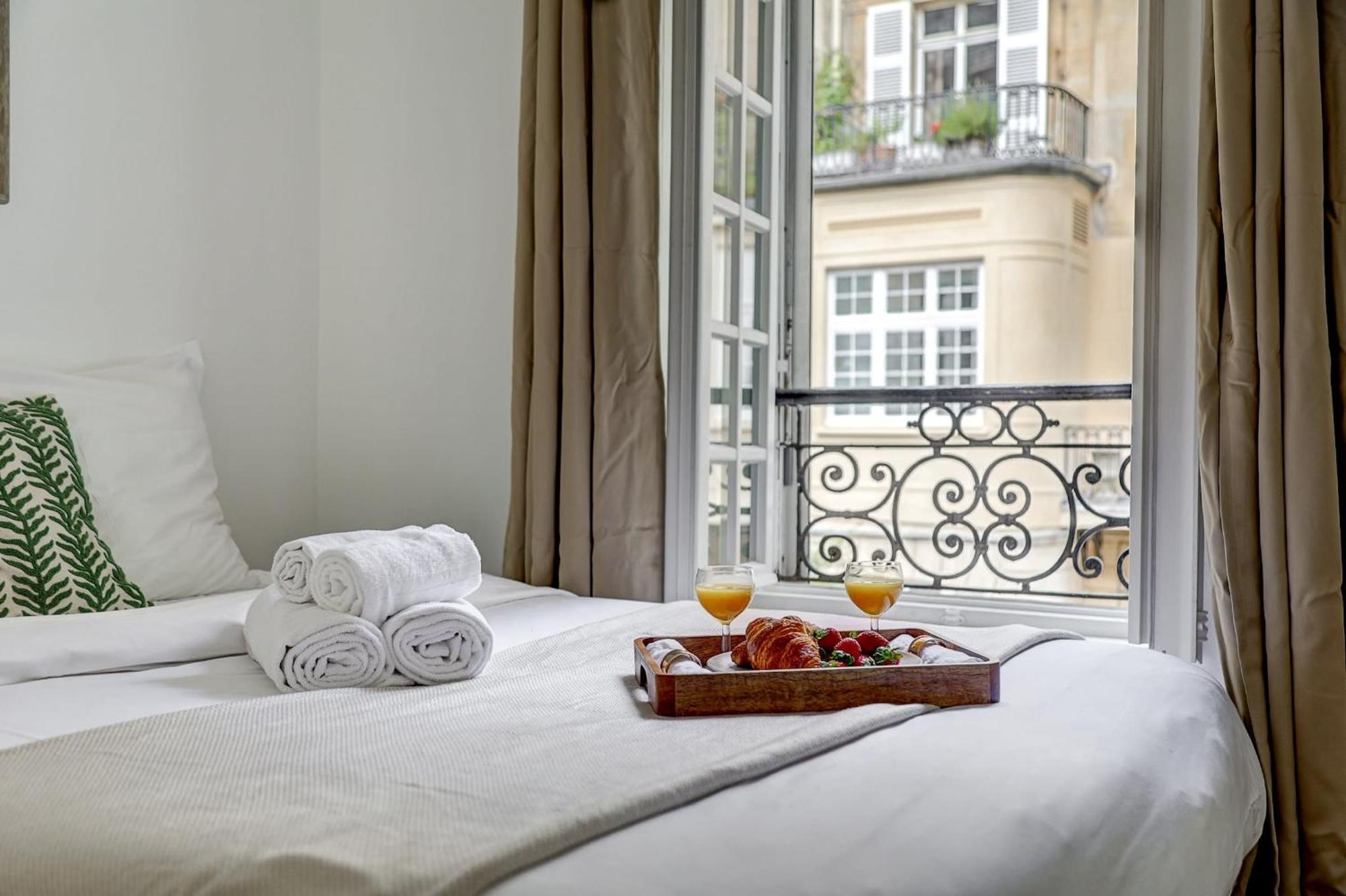 Champs-Elysees - 2Br With Balcony - Cityapartmentstay Париж Экстерьер фото