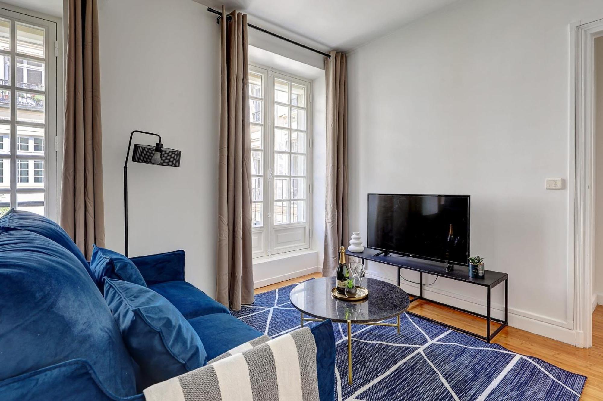 Champs-Elysees - 2Br With Balcony - Cityapartmentstay Париж Экстерьер фото